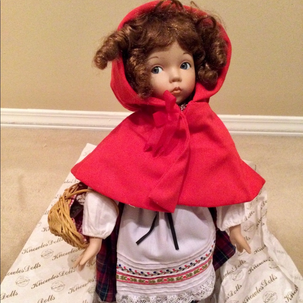 Ashton Drake collectable porcelain doll. Like new! Little Red Riding Hood - Picture 4 of 5